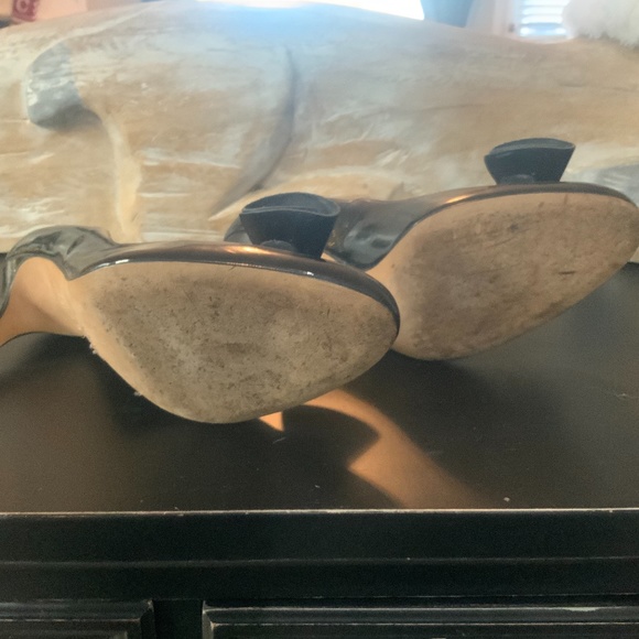 L. K. Bennett patent leather heals - Picture 3 of 3